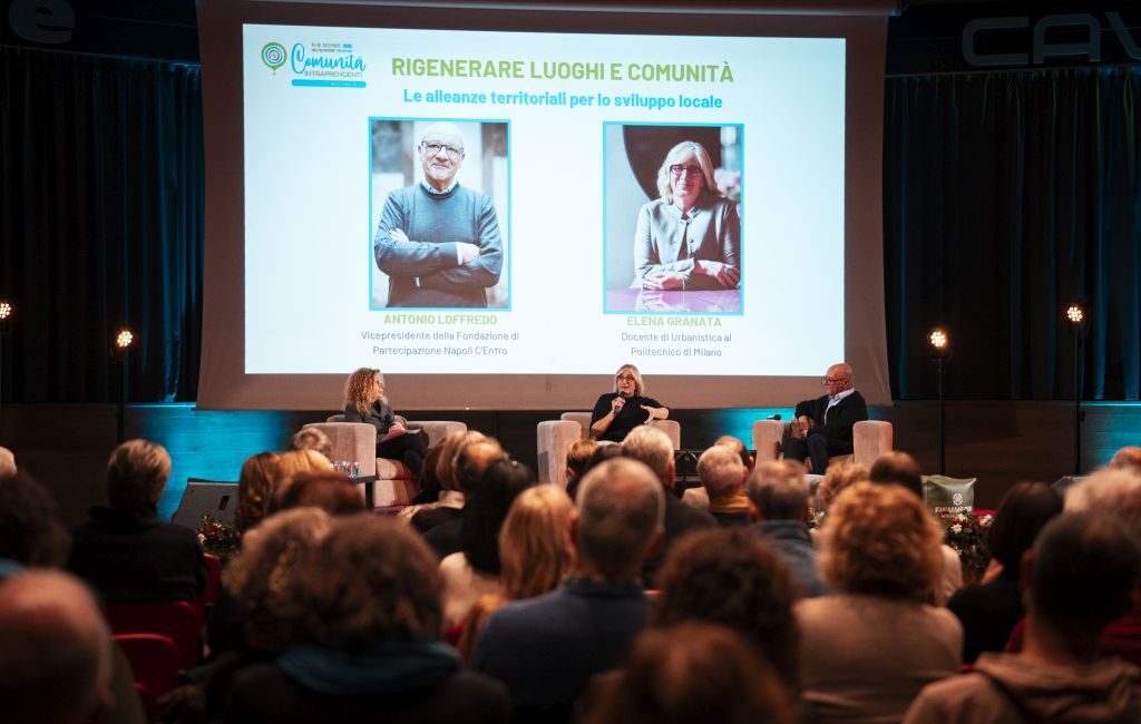 Elena Granata e Don Antonio Loffredo dialogo